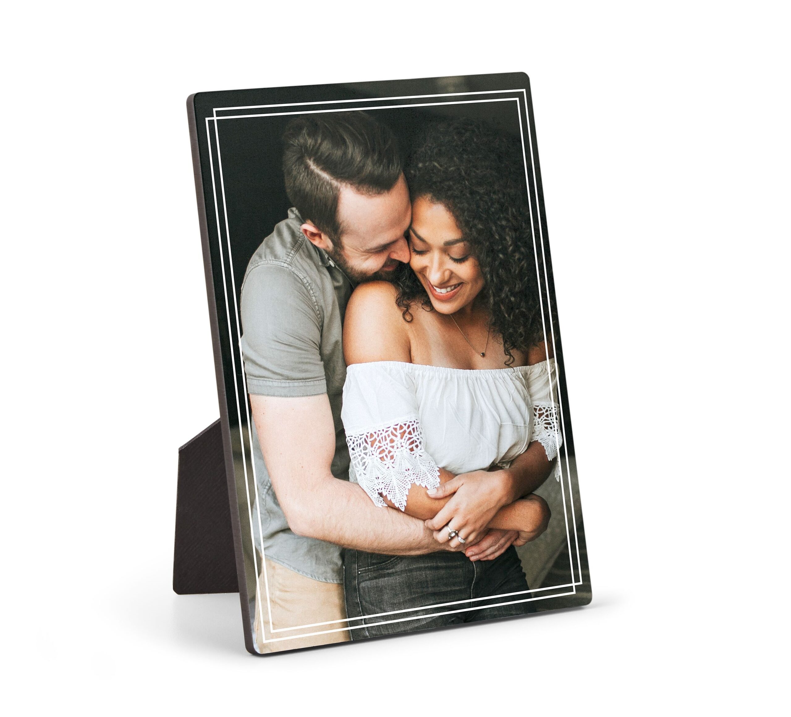 desktop photo plaque with picture of couple embracing
